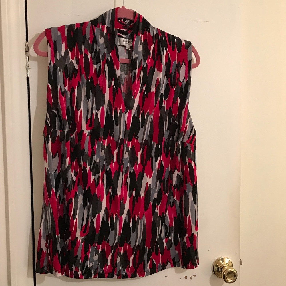 Jones studio top